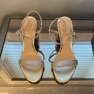 Jewel Badgley Mischka Earlene Gold Shoes Size 7